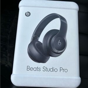 Beats Studio Pro Headphones - Black